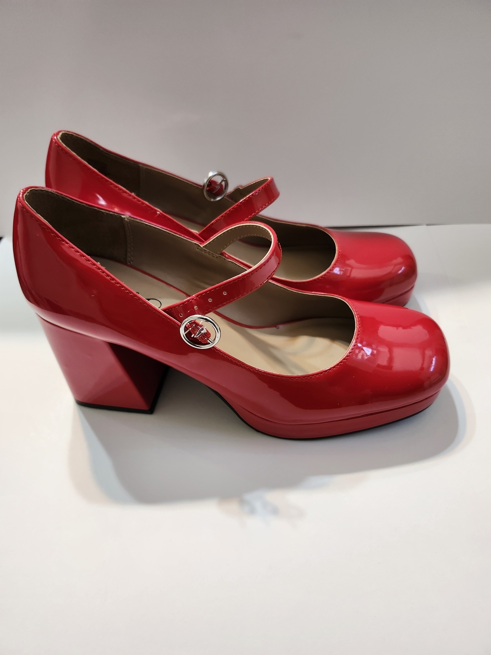 Wild Pair Red Patent Mary Jane Block Heels - Picture 3 of 6
